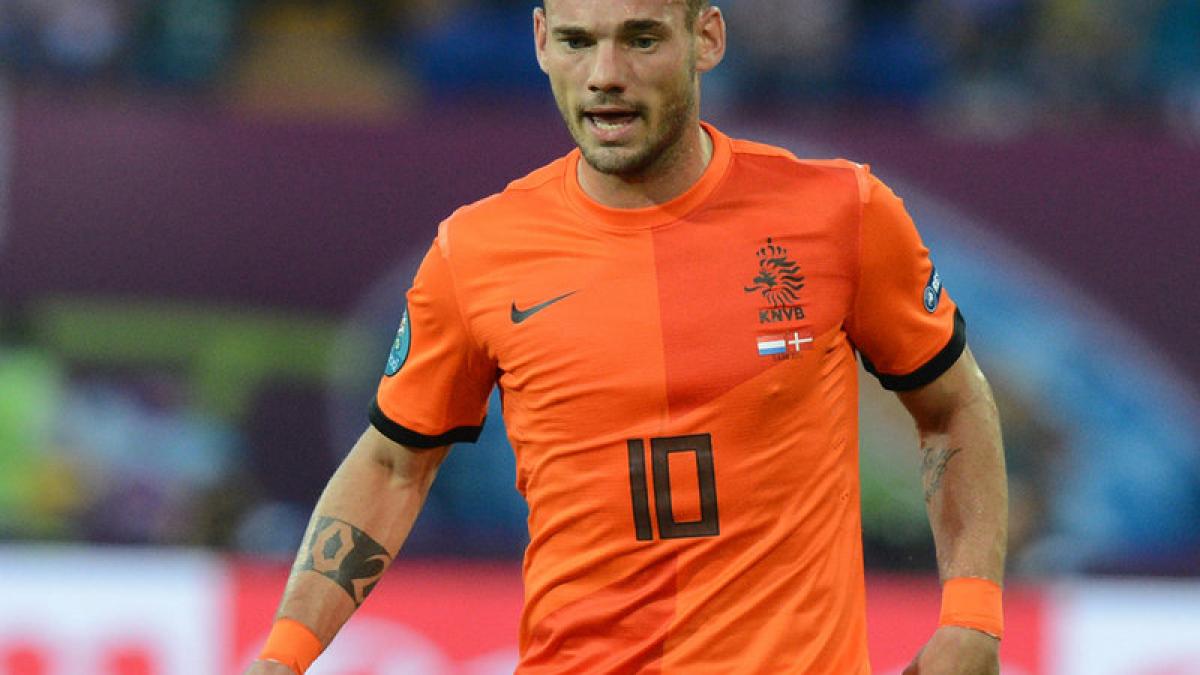 wesley sneijder nu va juca impotriva romaniei din cauza unei accidentari