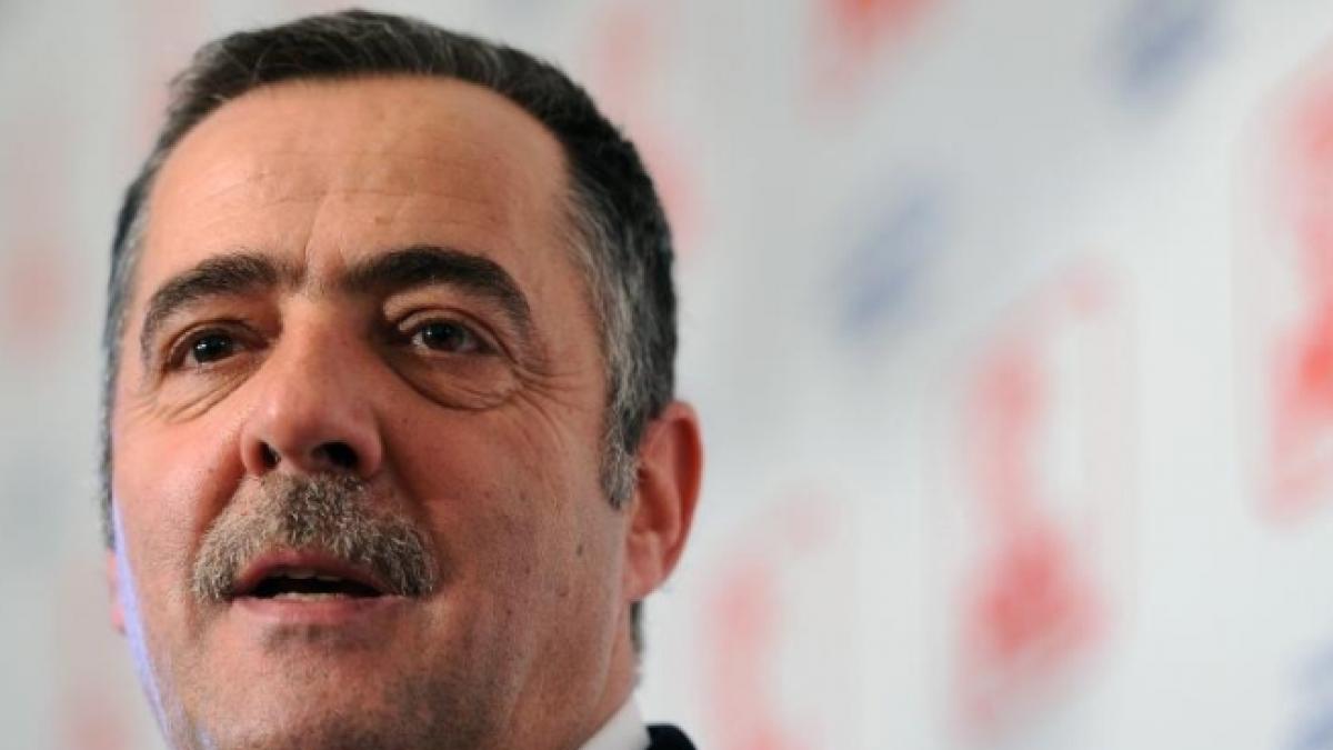 cezar preda echipa elenei udrea il dezinformeaza pe presedintele traian basescu spre deosebire de