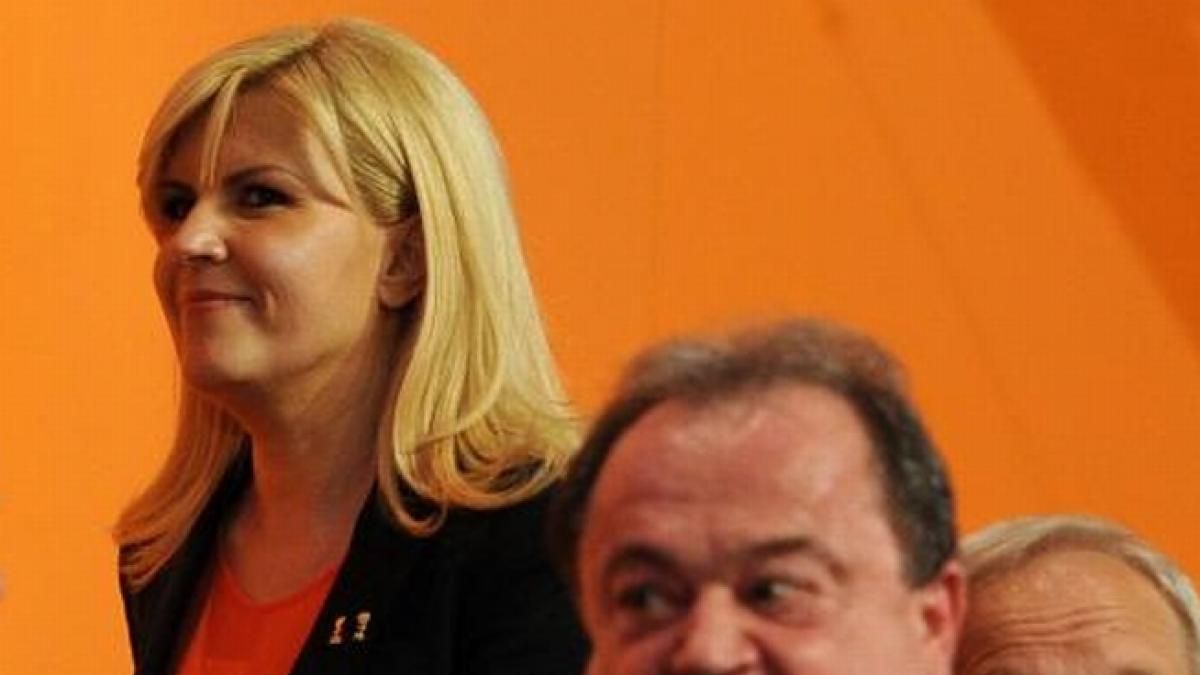 elena udrea vrea renumararea voturilor si cere turul doi de alegeri