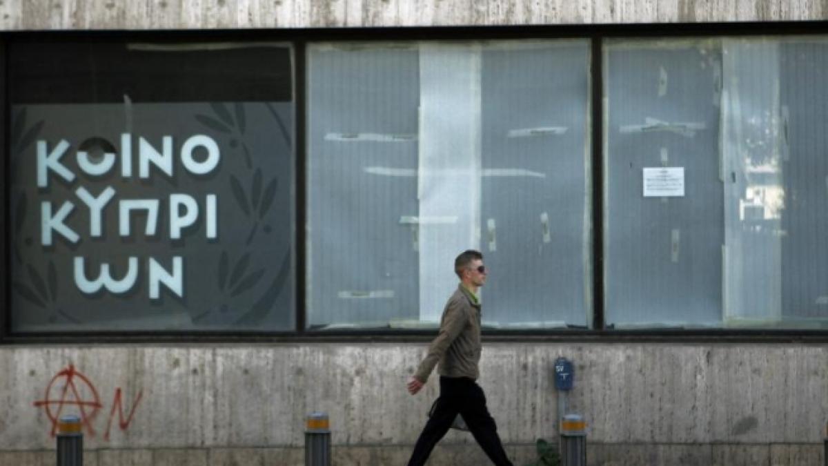 unele supermarketuri din cipru au ramas aproape fara alimente din cauza inchiderii bancilor