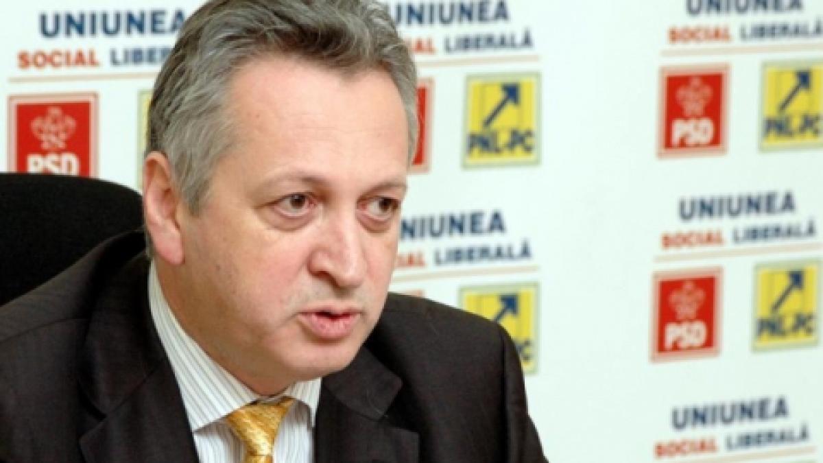 fenechiu se gandeste sa ii indeplineasca dorinta lui basescu ponta este de acord