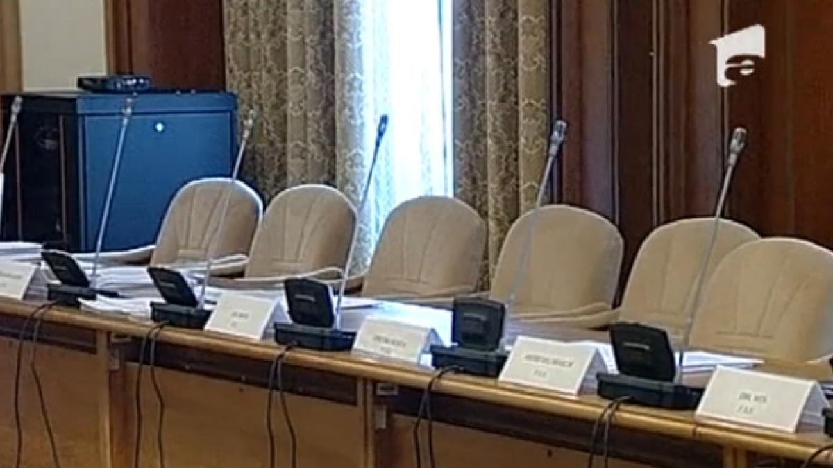 alesii muncesc la pastele cailor indiferent de religie parlamentarii si au luat o saptamana de