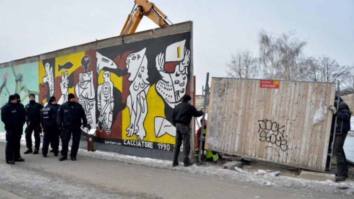 s a reluat daramarea zidului berlinului