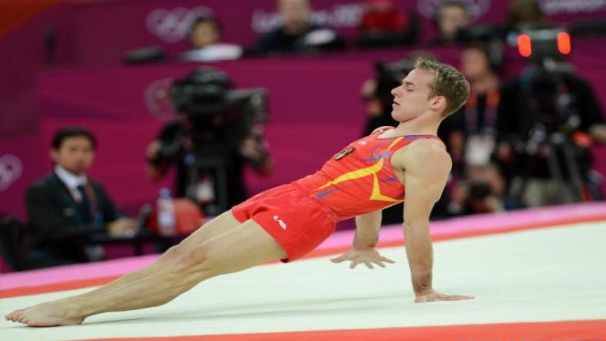 aur si argint pentru gimnastii romani in prima zi a finalelor de la world challenge din doha