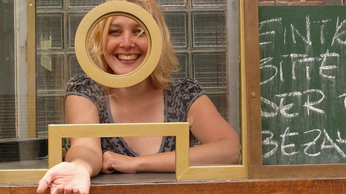 daca intri in magazin platesti regula extrem de bizara impusa de o patroana aflata la capatul