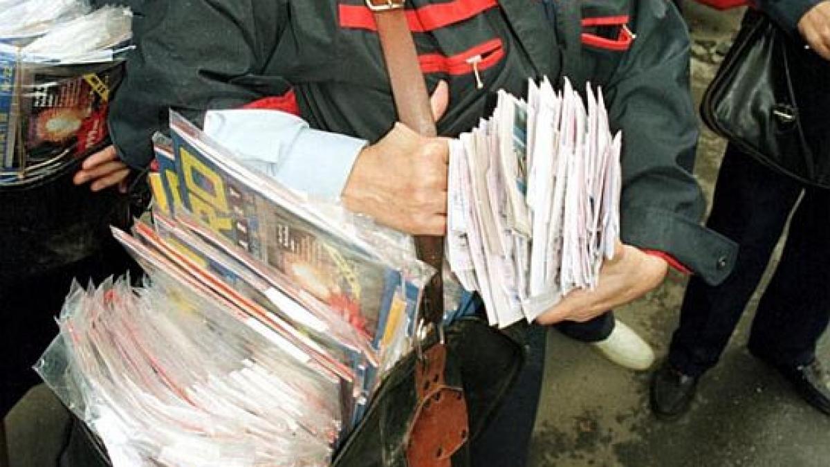 mai avea o zi pana la pensionare insa a patit o postasul a fost batut in mijlocul strazii si i s au