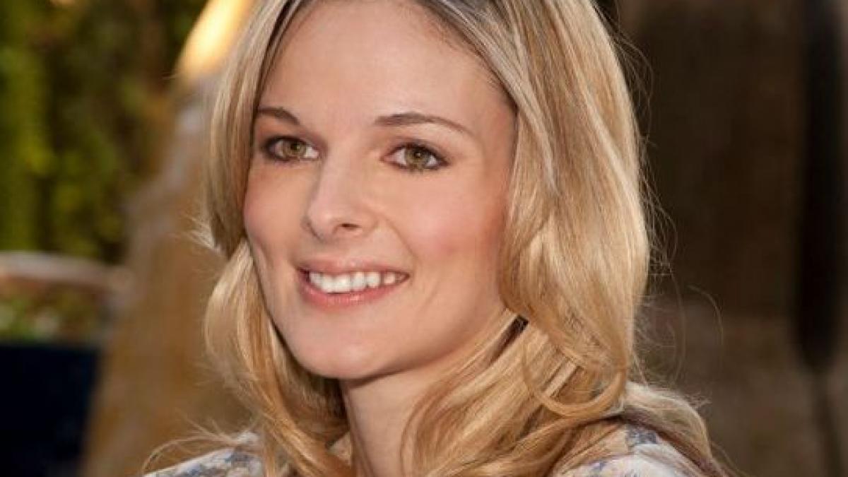 cand se uita la fata ei nimeni nu isi da seama care este meseria ei are un chip de inger dar nu