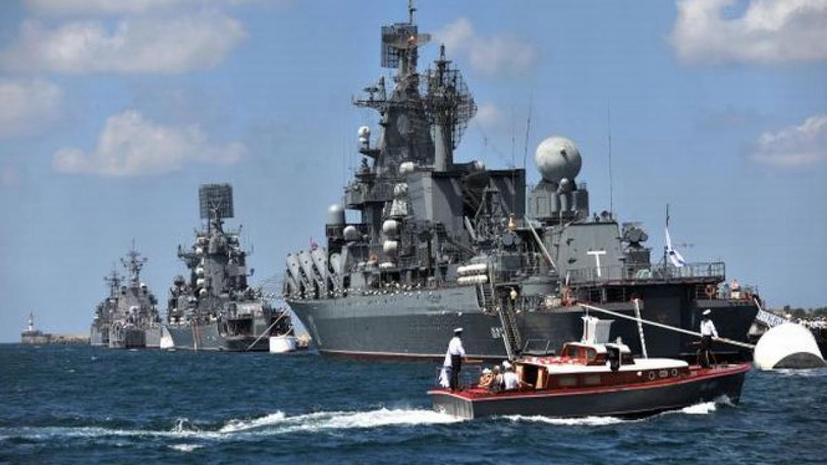 ursul rus face valuri in marea neagra vladimir putin a fost prezent la manevrele militare