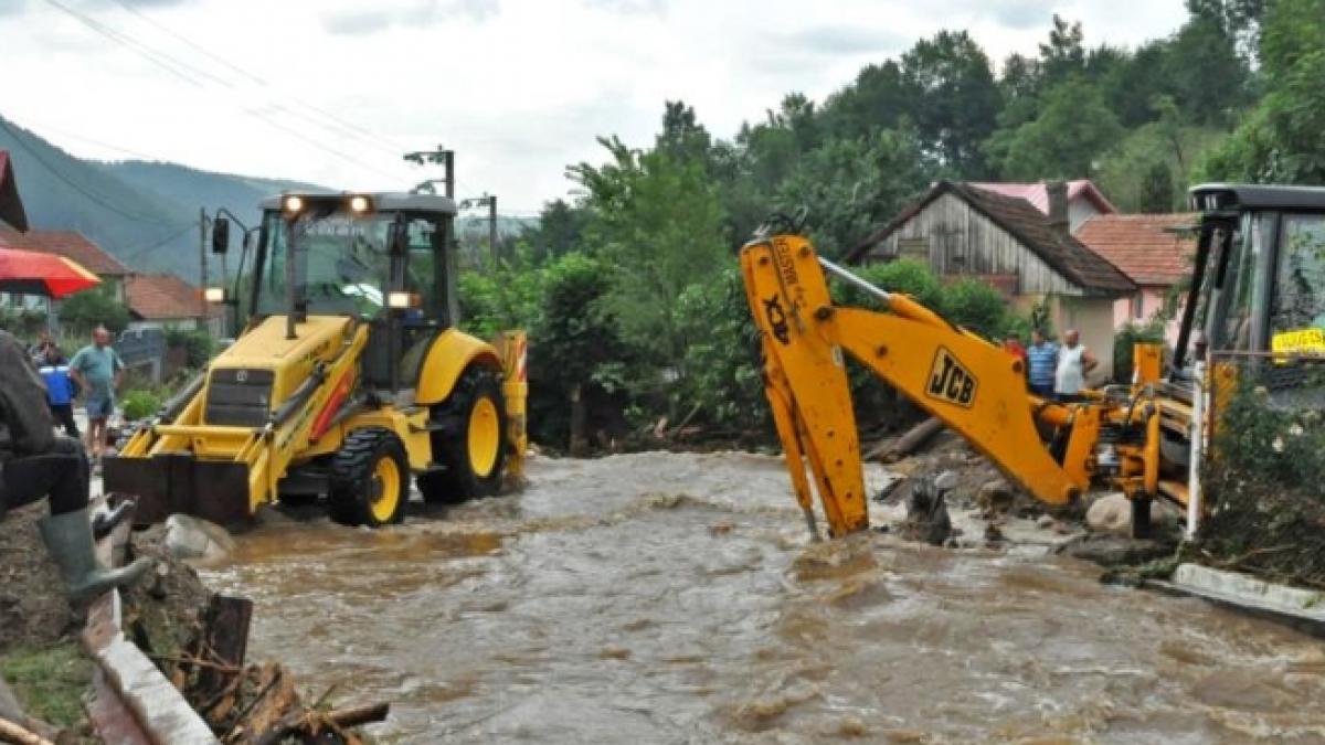 cod portocaliu de inundatii pe mai multe rauri din judetele bihor si arad