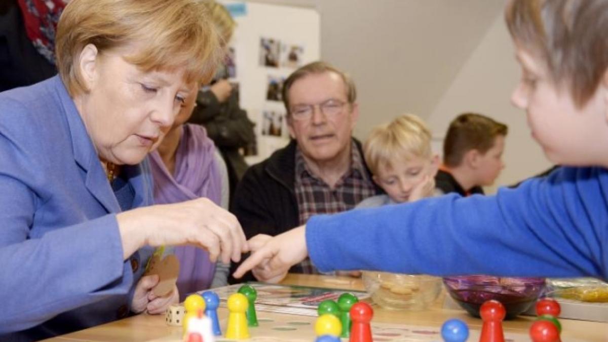 fostul cancelar german gerhard schroeder o lauda pe angela merkel