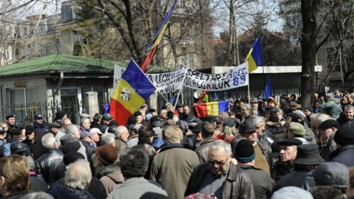 revolutionari inselati de falsi primari escrocii cereau diverse taxe