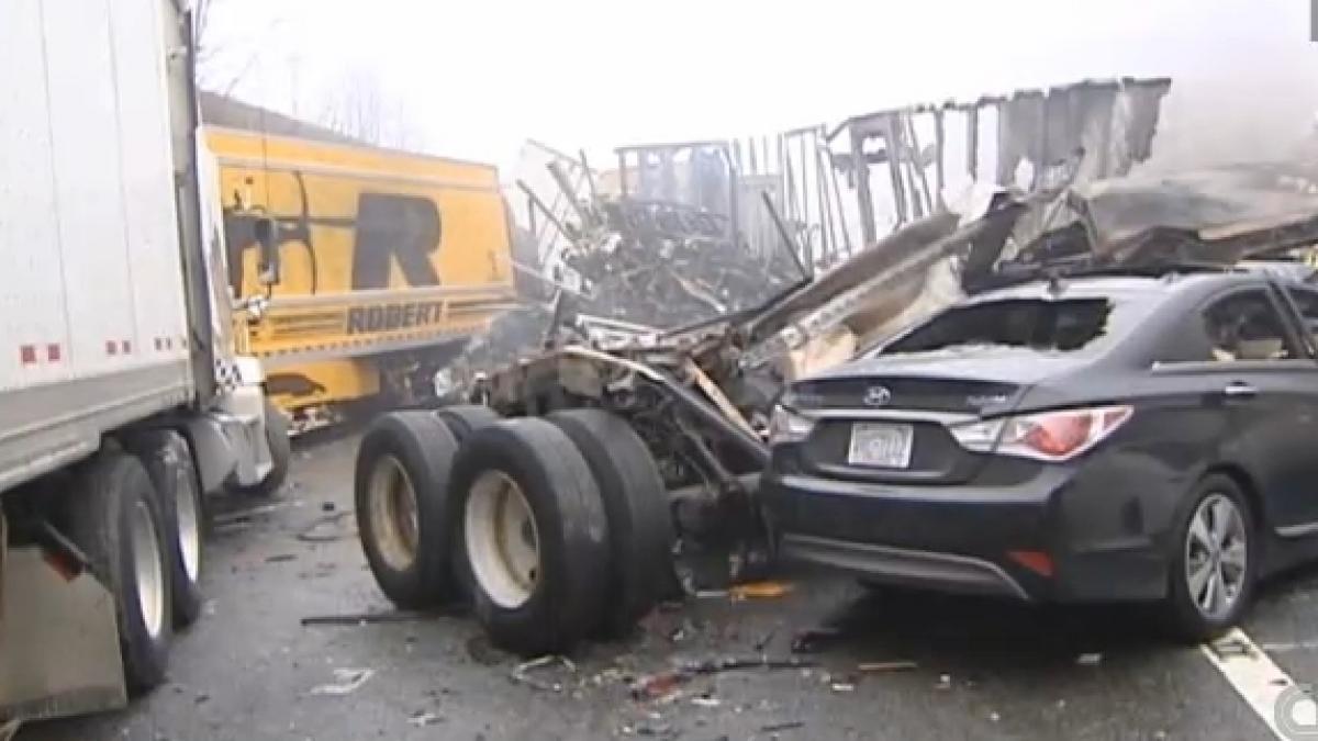 Acident în lanţ cu 95 de maşini, pe o autostradă din Virginia, SUA: Trei persoane au murit 