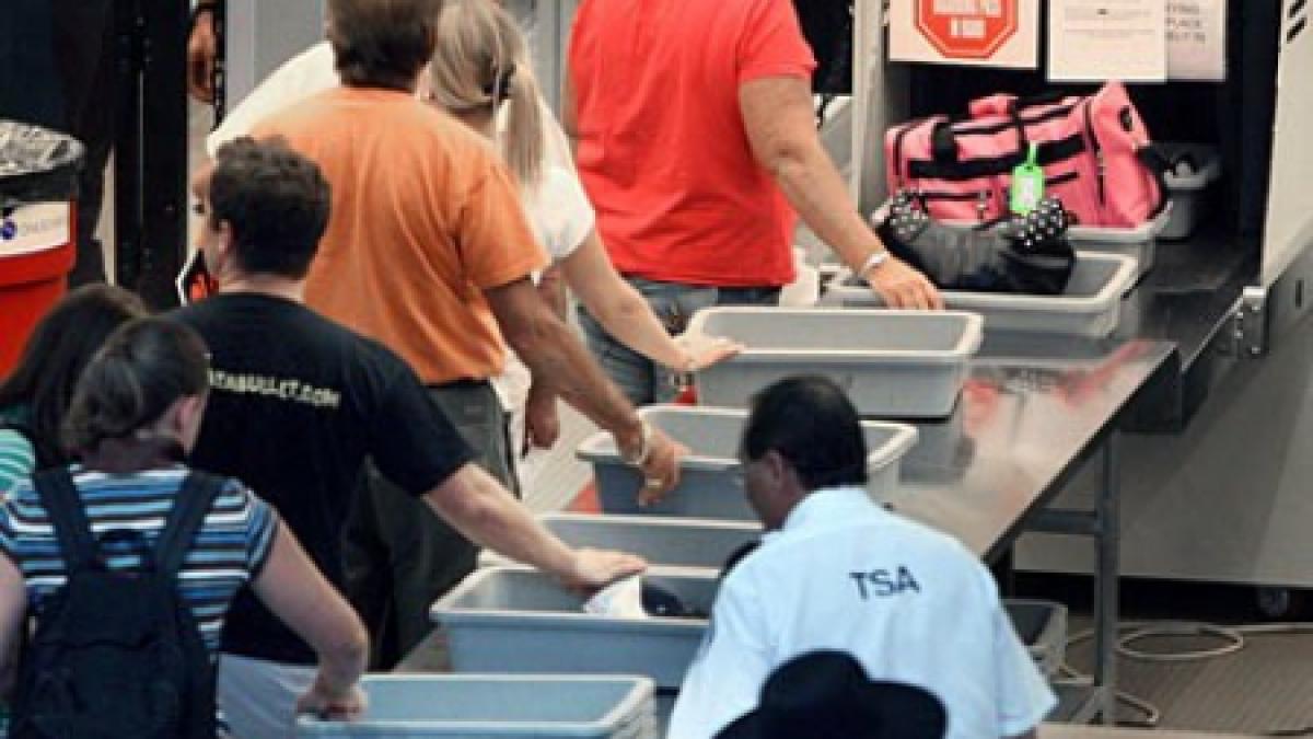 aeroportul din detroit evacuat din cauza unei alerte cu bomba