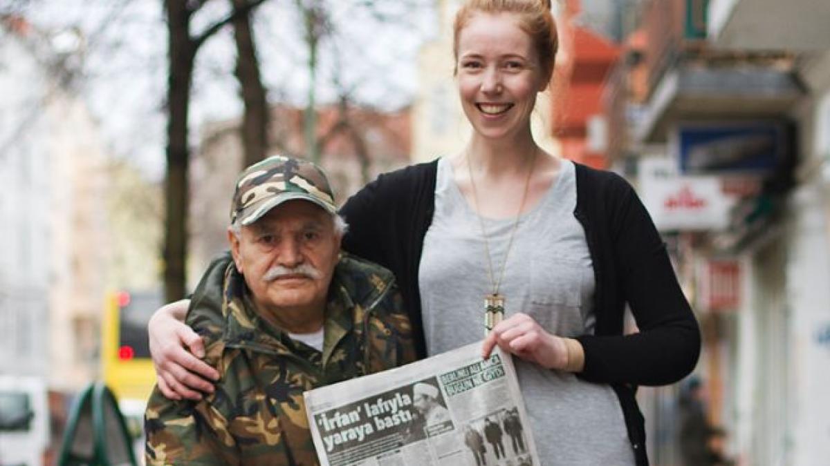 are 83 de ani 18 copii si o pasiune pentru haine este probabil cel mai dichisit batran din lume