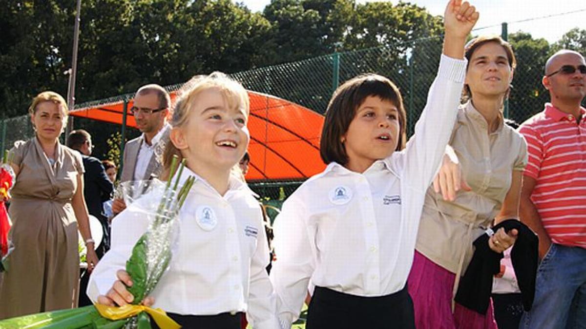 mii de parinti pregatiti sa si inscrie copiii la scoli tot ce trebuie sa stiti despre acest