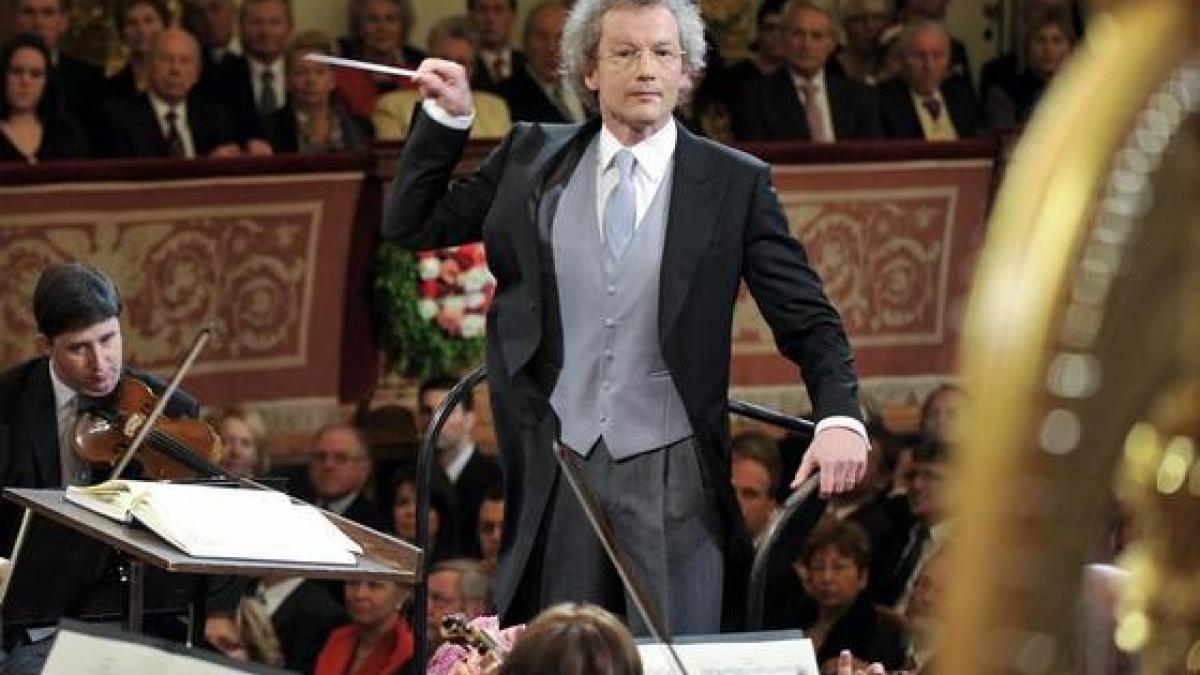 reprezentantie cu emotii pe scena operei din viena dirijorul s a prabusit la pupitrul orchestrei