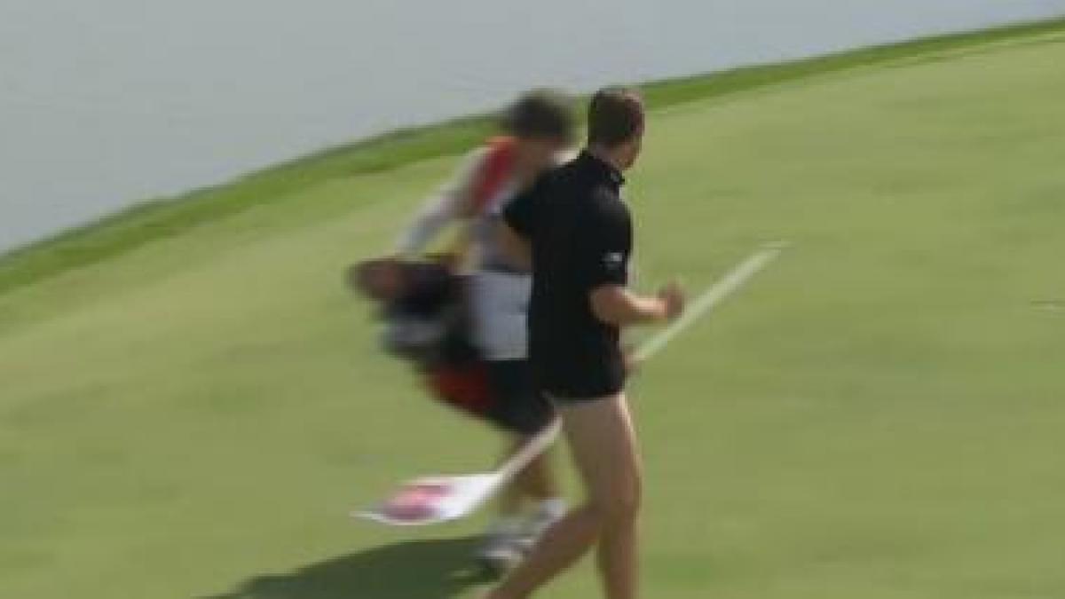 un jucator de golf din danemarca a jucat fara pantaloni