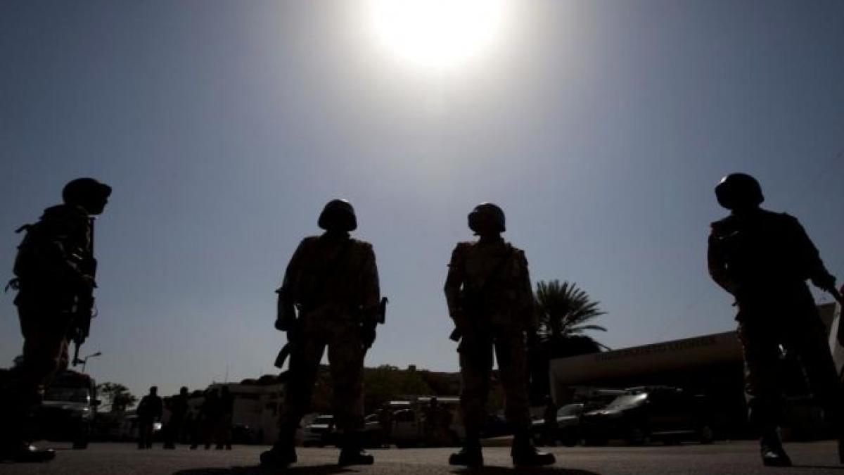 pakistan sapte oameni au murit si alti cinci au fost luati ostatici in atacul unei centrale