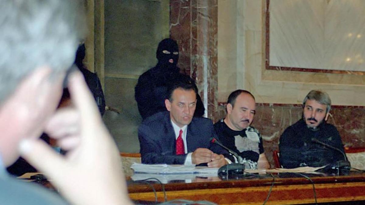 doi avocati de la baroul bucuresti urmariti penal pentru favorizarea lui sile camataru