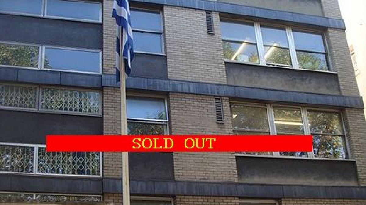 pana unde a ajuns disperarea economica a greciei a vandut ambasada din londra