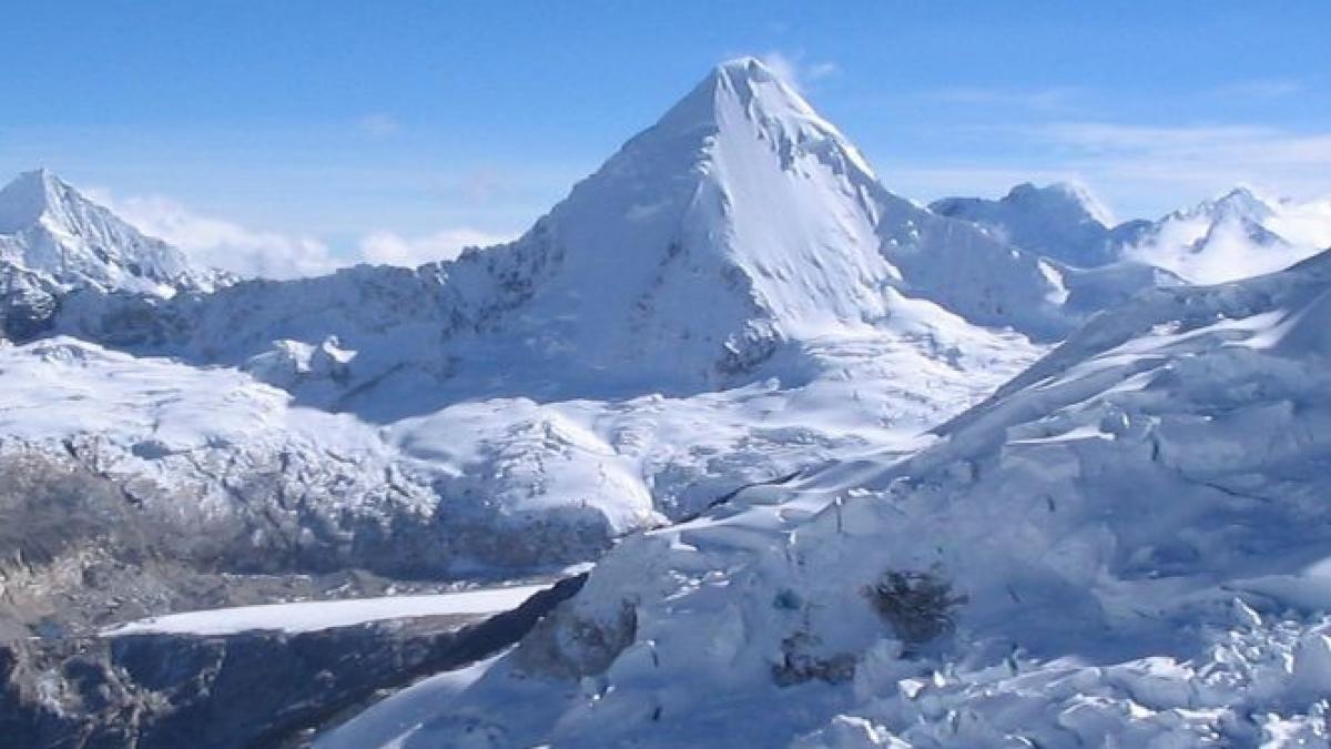 marginile ghetarilor din muntii anzi formate in 1 600 de ani s au topit in doar 25 de ani