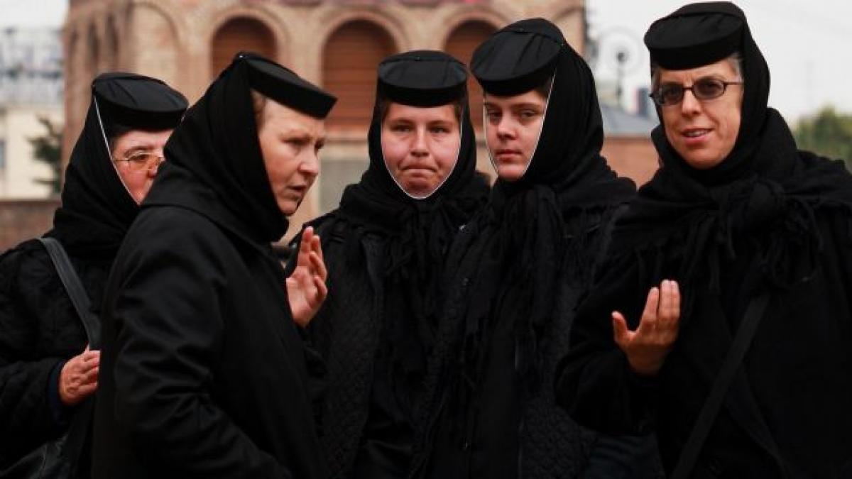 afaceri cu stampila manastirii maica stareta a dat stampila lacasului de cult pentru o masina