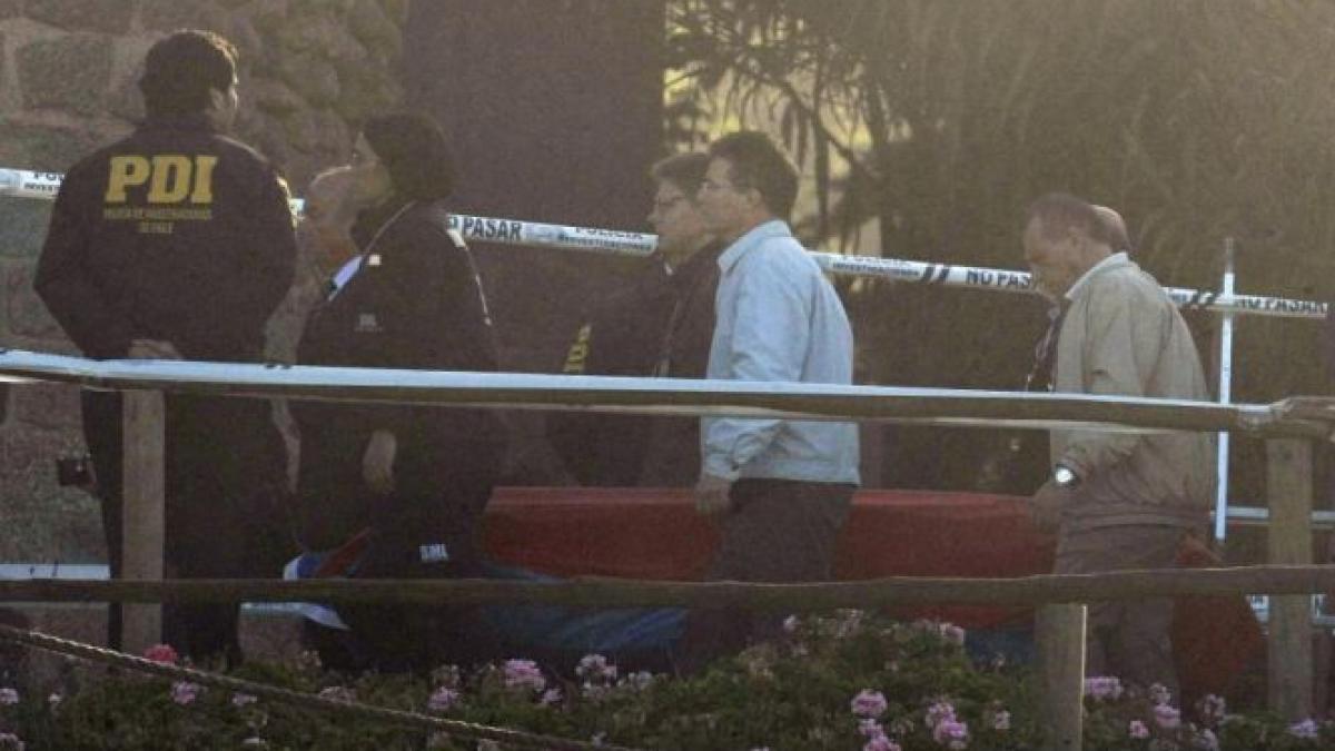 ramasitele pamantesti ale lui pablo neruda exhumate