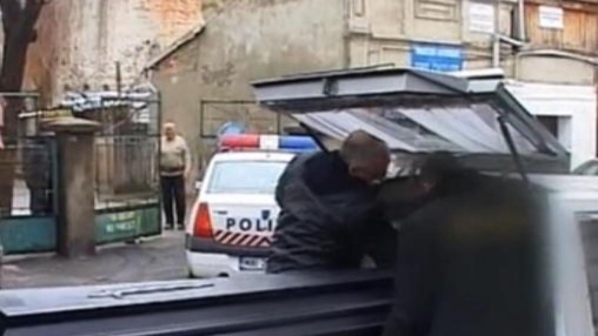 un barbat a murit la judecatoria din craiova in timp ce se judeca pentru un teren