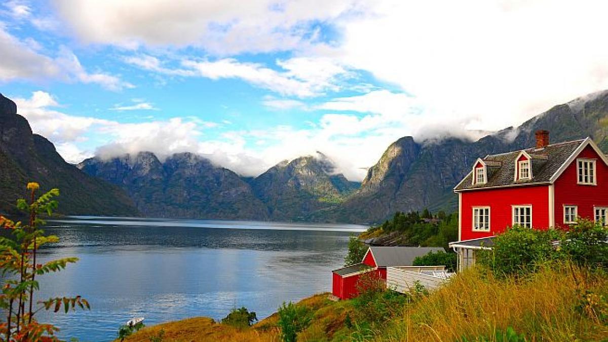 ce se intampla in tara din europa in care economia merge prea bine e un paradox