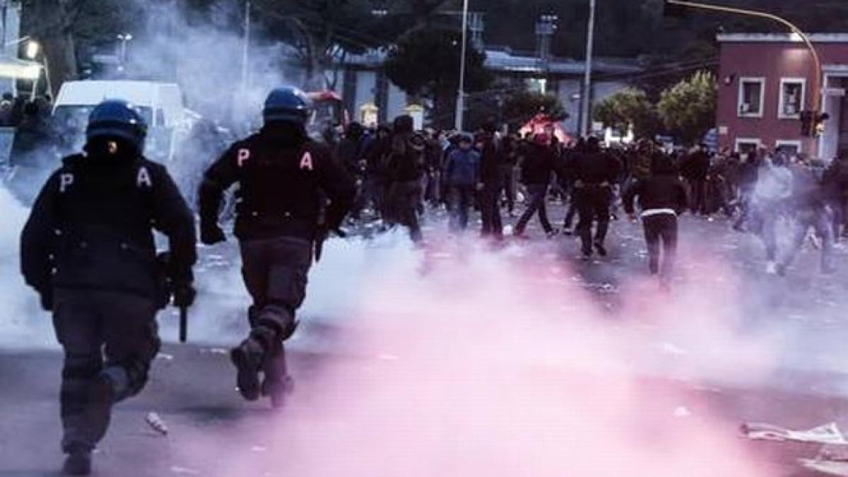 ultrasii rivali din roma s au taiat inainte de derby della capitale