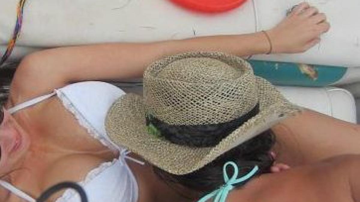 erau pe un yacht de lux cand au facut acest lucru nu stiau ca cineva le poza fiecare miscare