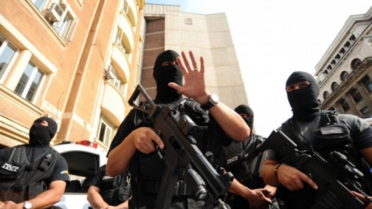 perchezitii la suspectii de terorism sri libanezii acuzati de trafic de armament actionau in