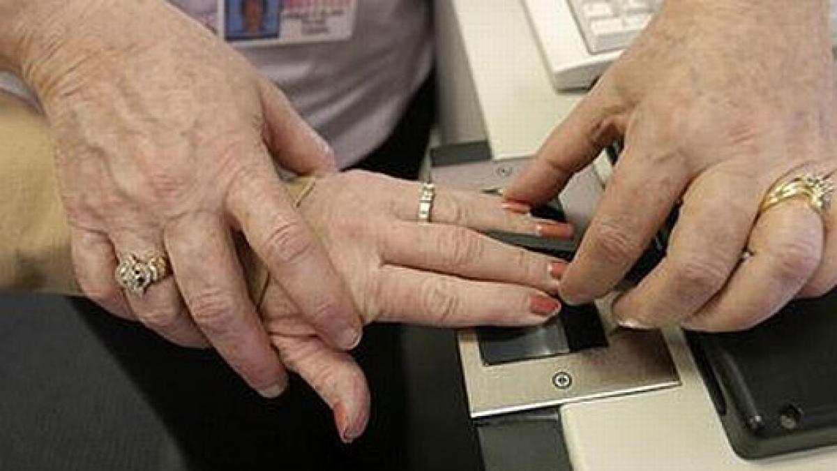 pot fi furate datele personale de pe buletinele biometrice afla totul despre noile acte de