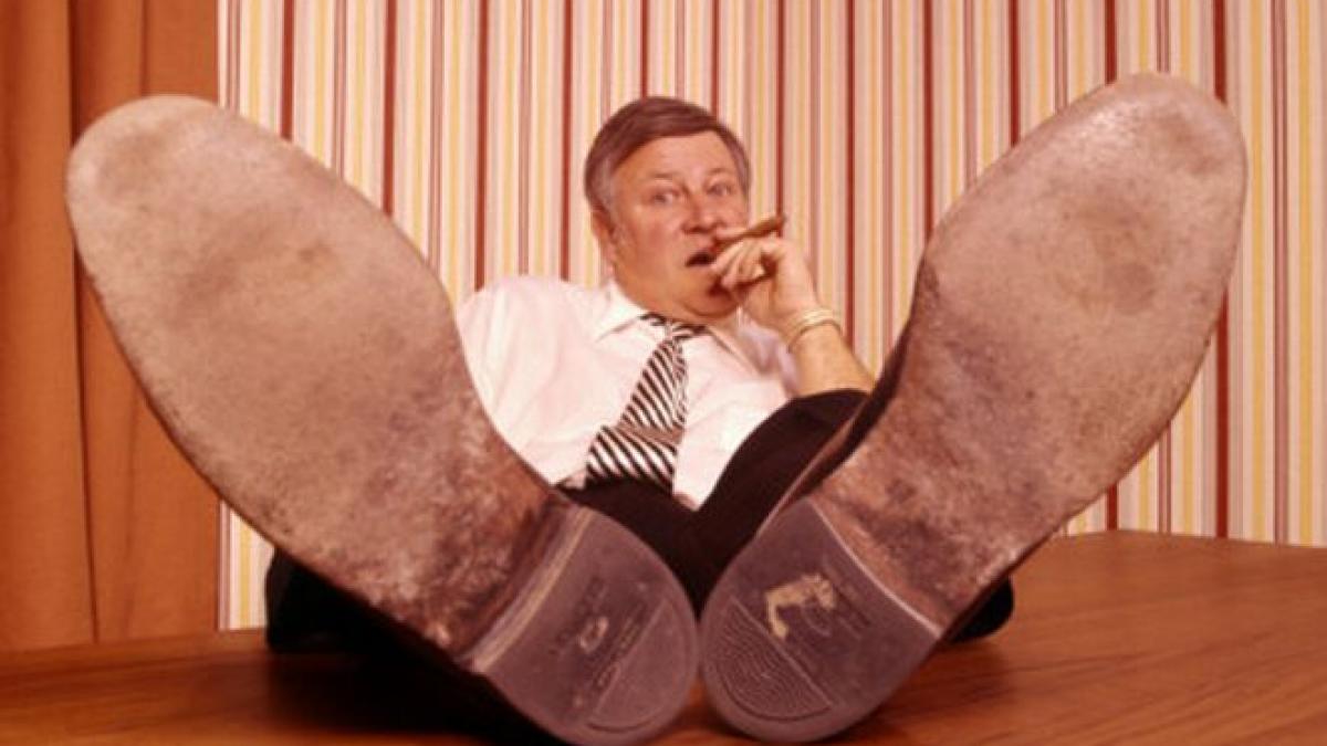 dezmat pe timp de criza la societatea la care tatal robertei anastase a fost consilier ce suma