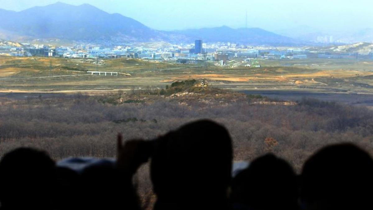 val de turisti in zona demilitarizata dintre cele doua corei in ciuda profetiilor apocaliptice ale