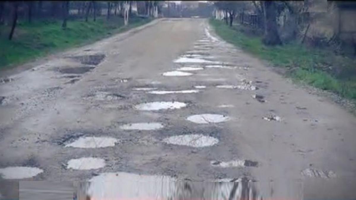 cel mai prost drum din romania bucata de sosea nu a mai fost asfaltata de un sfert de secol