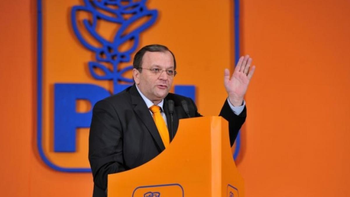 gheorghe flutur ponta este mult mai preocupat de razboiul intern din usl decat de soarta romanilor