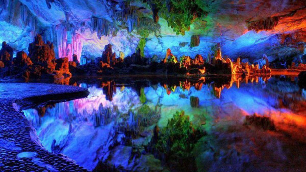 cum arata palatul artelor naturale pestera fluierului de trestie un labirint cavernos incantator