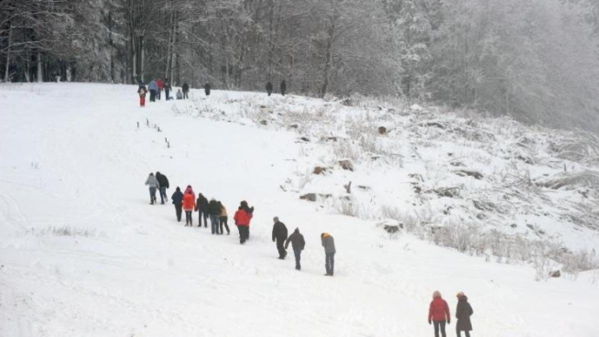 in prag de vara mii de turisti sunt in statiunile de pe valea prahovei