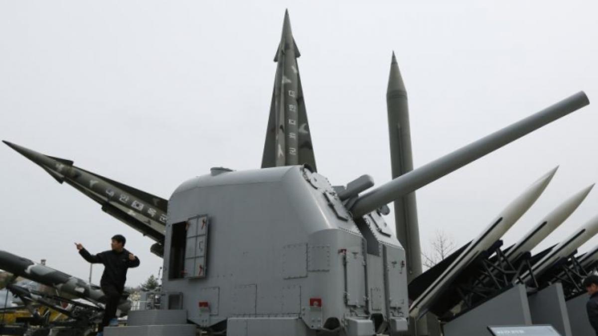 coreea de nord a transferat inca doua rachete pe coasta de est