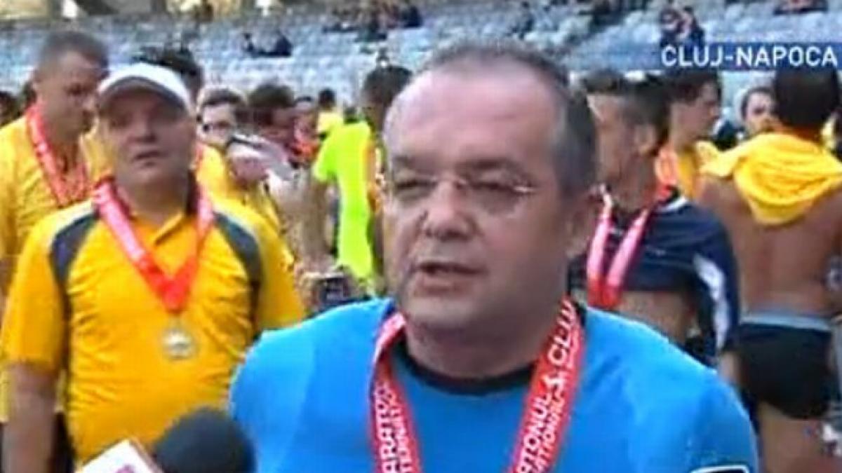 emil boc fuge de rupe pamantul a alergat 6 kilometri la un cross organizat la cluj napoca