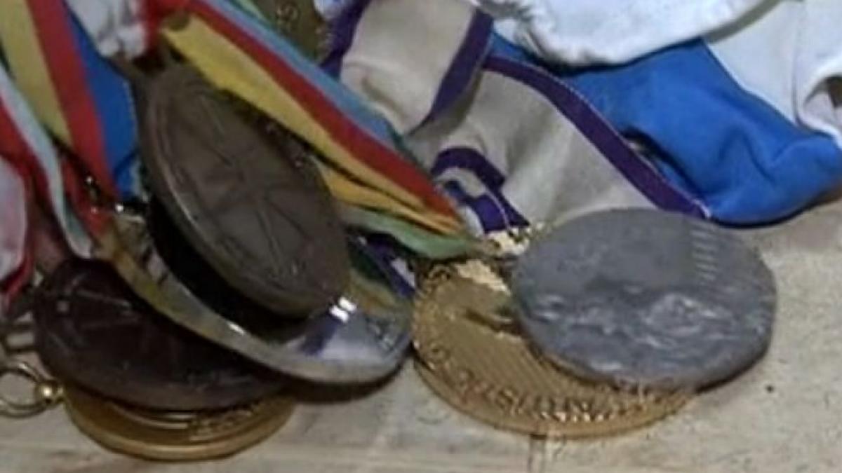 fete de vaza gimnastele noastre daramau record dupa record si nasteau legende