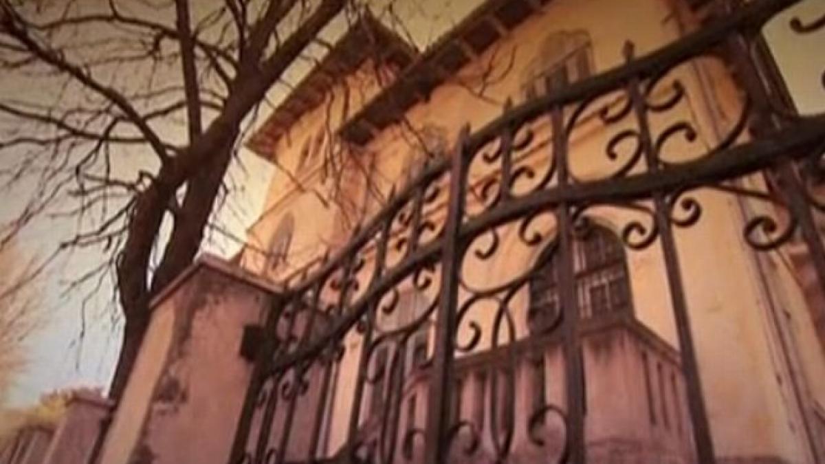 hoti la metru patrat mafia retrocedarilor prospera samsarii imobiliari nu se dau in laturi de la