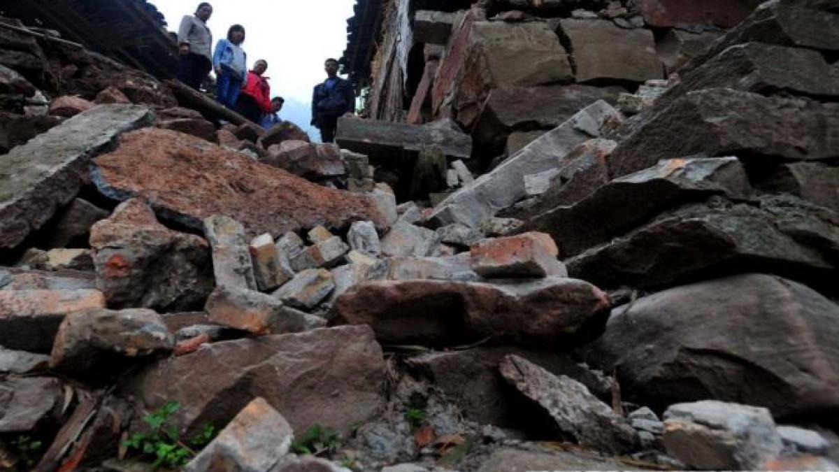 continua operatiunile de salvare dupa cutremurul din china peste 20 000 de persoane participa la