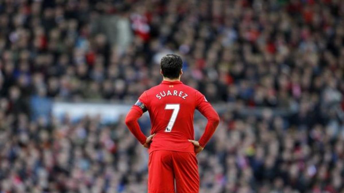 luis suarez a fost acuzat de fa de comportament violent dupa ce a muscat de mana un adversar