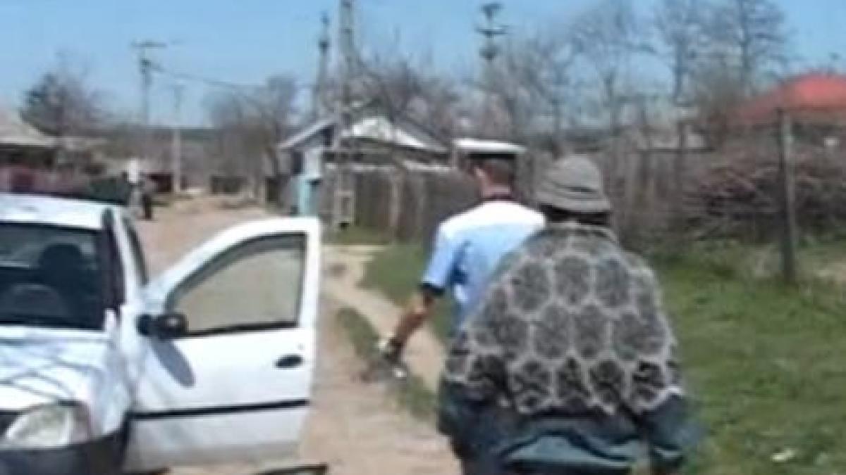 pedepsiti cu bestialitate pentru un pix un barbat din vaslui si a obligat copiii sa se dea cu capul