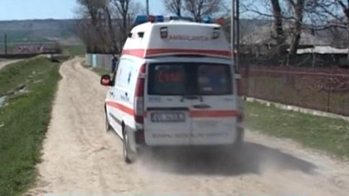 barbatul care si a obligat copiii sa se dea cu capul de pereti a fost lasat in libertate