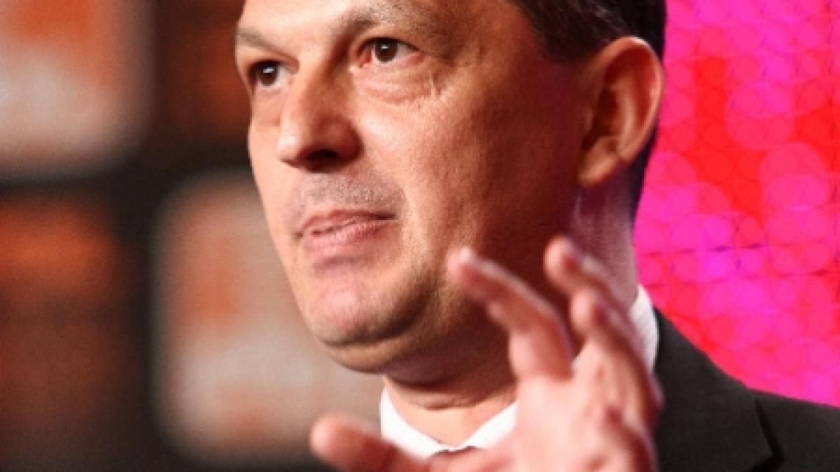 consilierul prezidential gabriel berca a demisionat din pdl acuzand blatul de la organizatia bacau