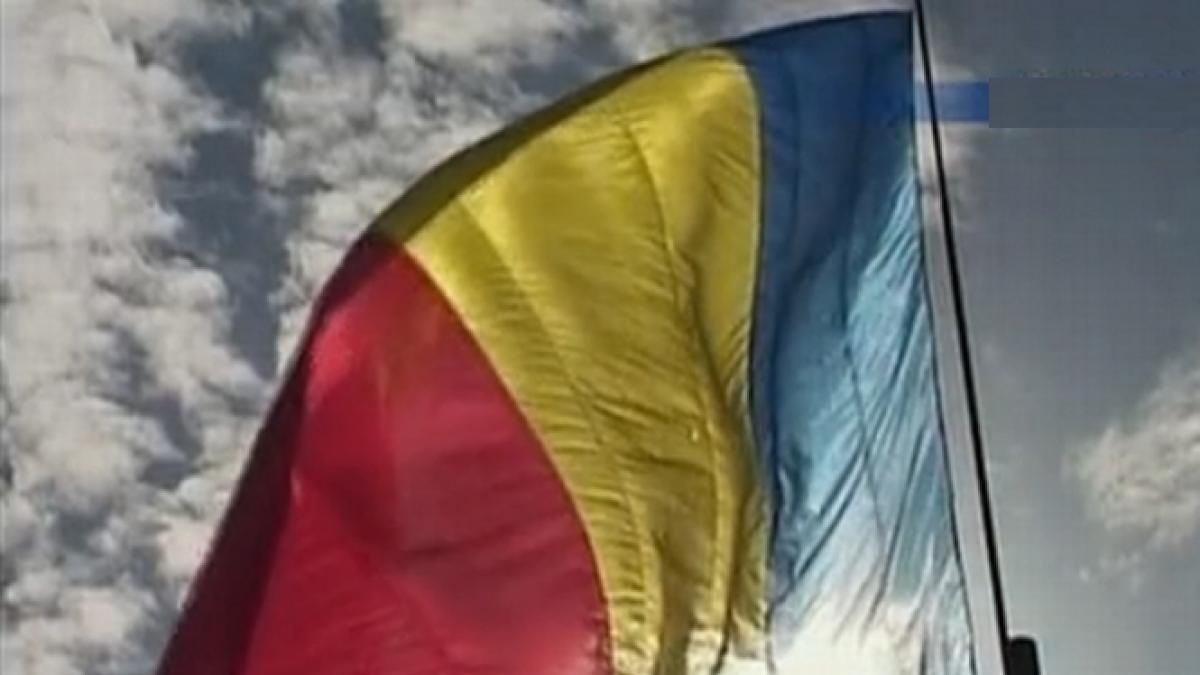 ultimii pasi spre record cel mai mare drapel din lume este aproape gata