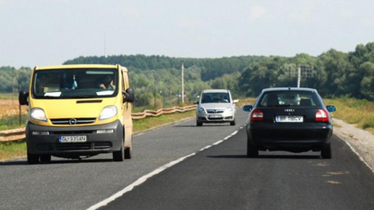 accident spectaculos s a urcat beat la volan si a zburat de pe dig